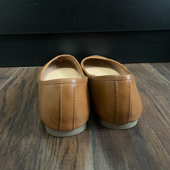 Universal Thread brown flats - Picture 2 of 5